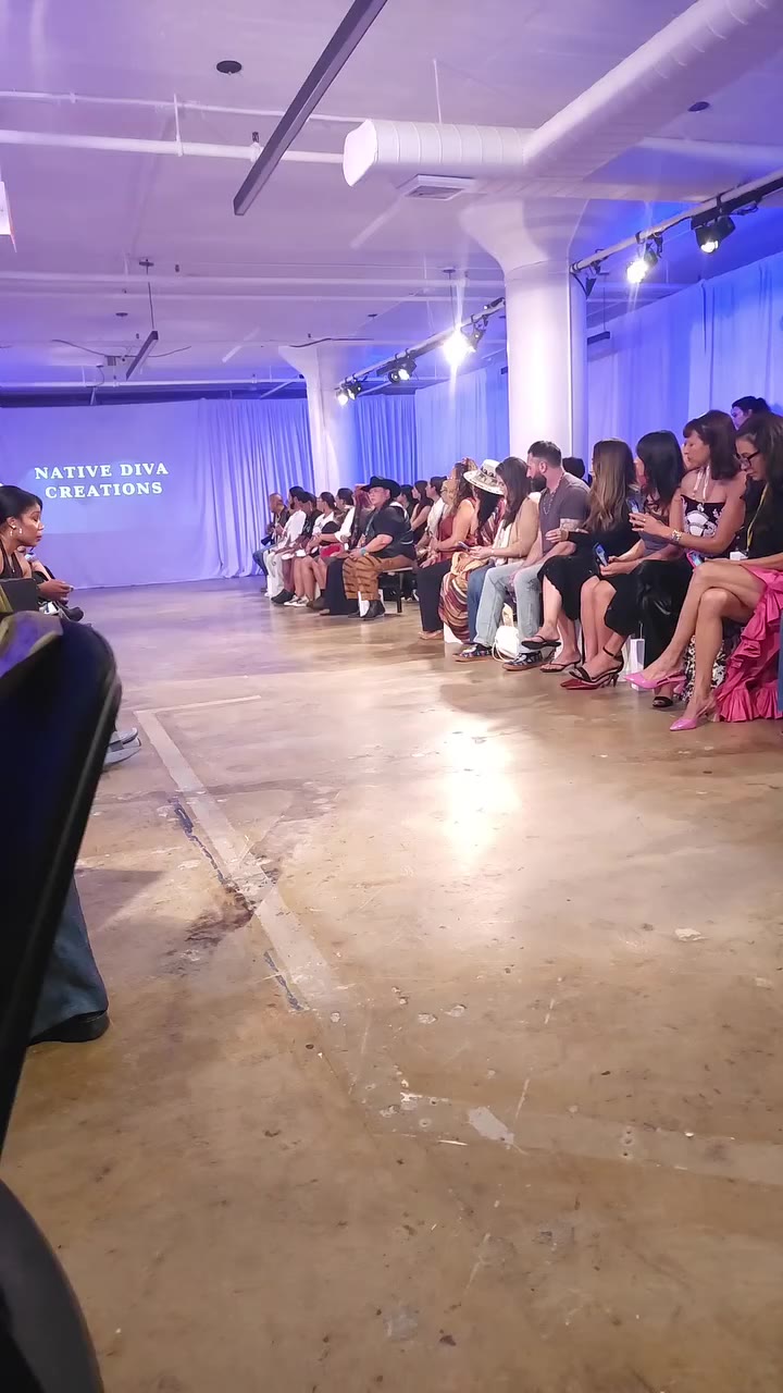 ✨🖤 NEW YORK, WE cam we saw we did the runway🖤✨ I am beyond excited…