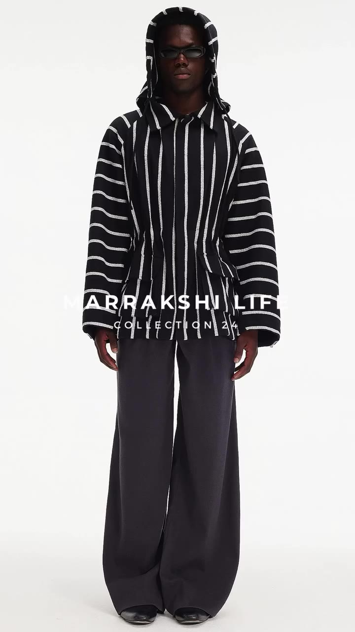 COLLECTION 24 - The Lightness of Being Richness meets weightlessness. A study…