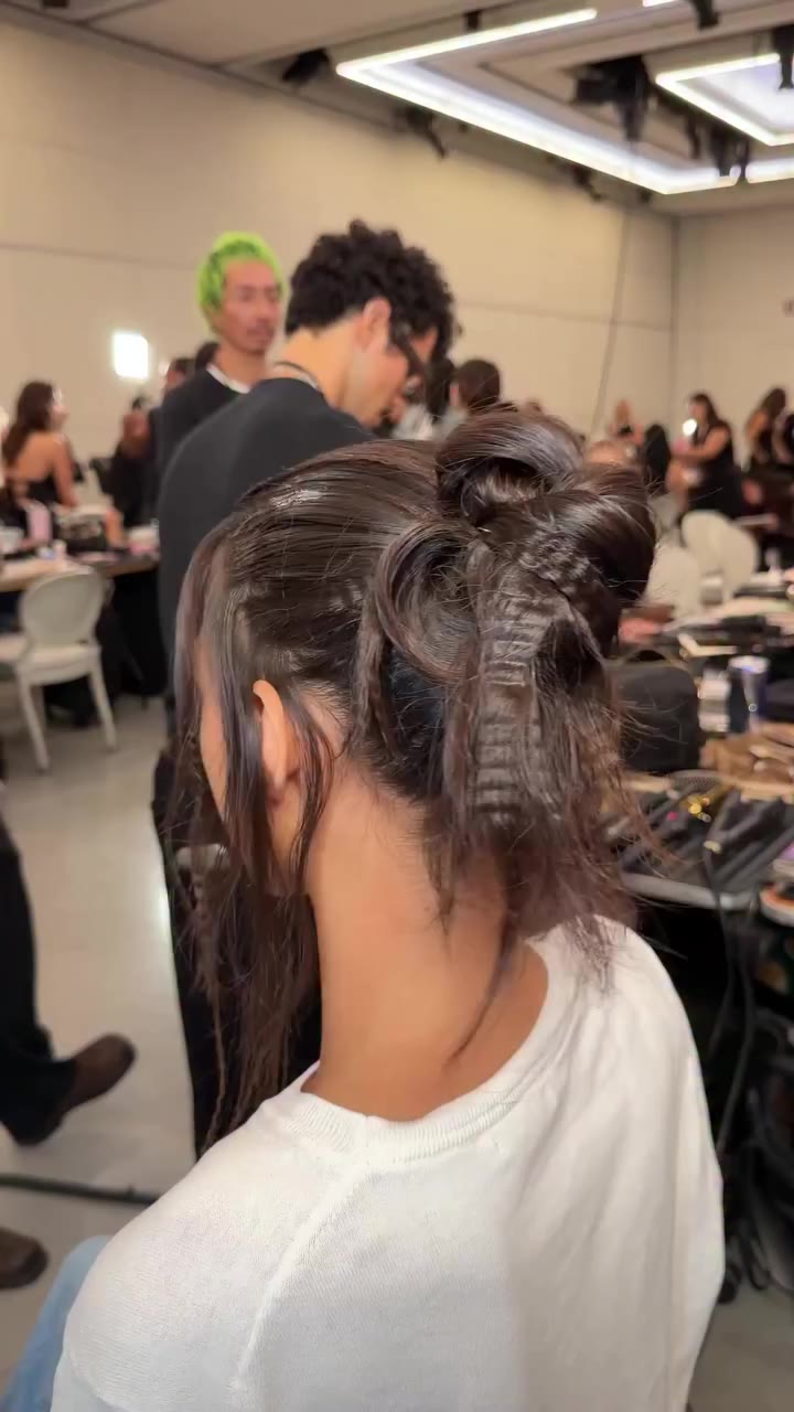 the mermaid messy bun backstage at @christiancowan lead hair #justinemarjanhair