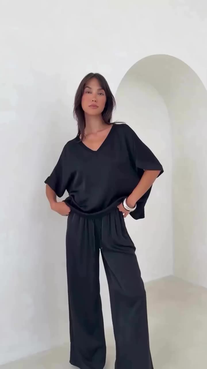 Effortless dressing, elevated. Parker in black 🖤