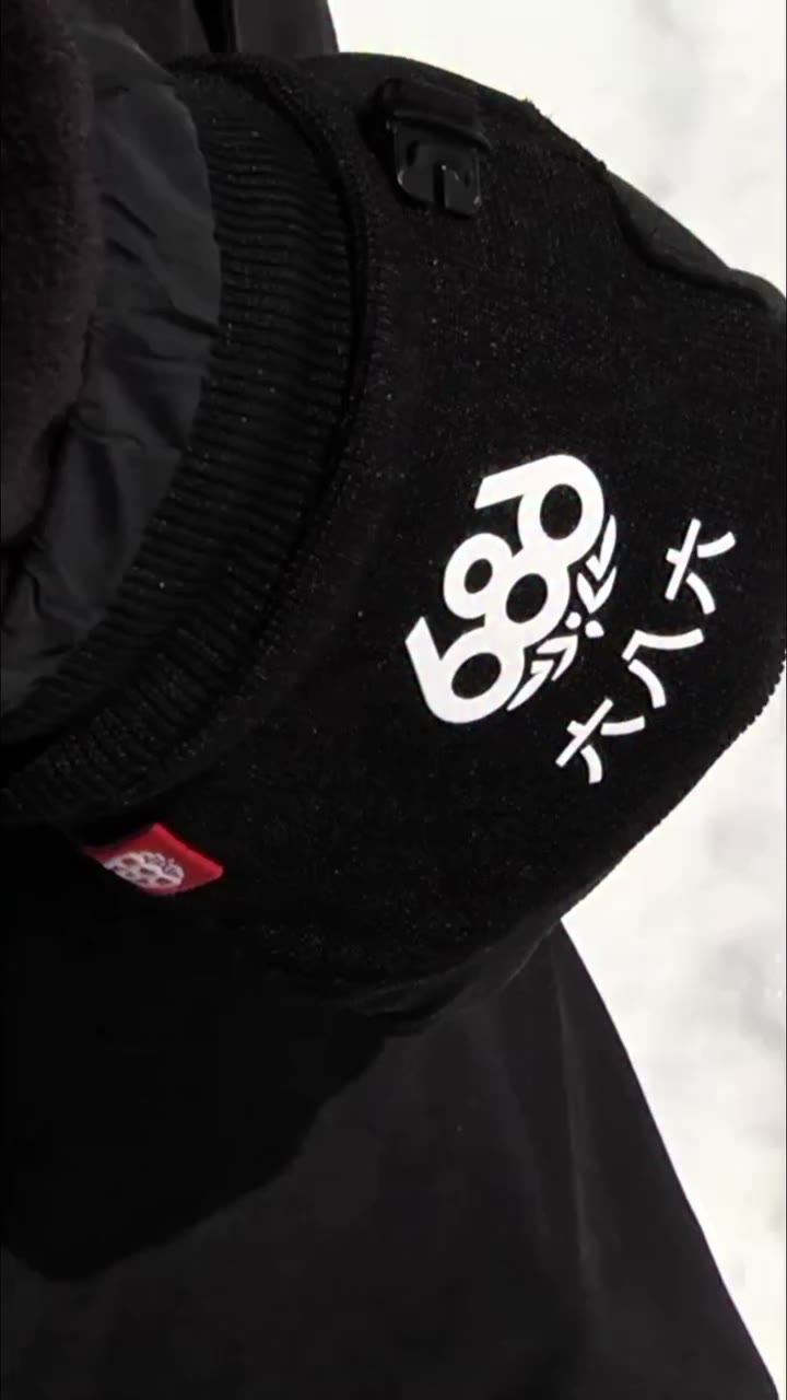 What gloves are the team riding in? The Pipe Glove for a low-profile…