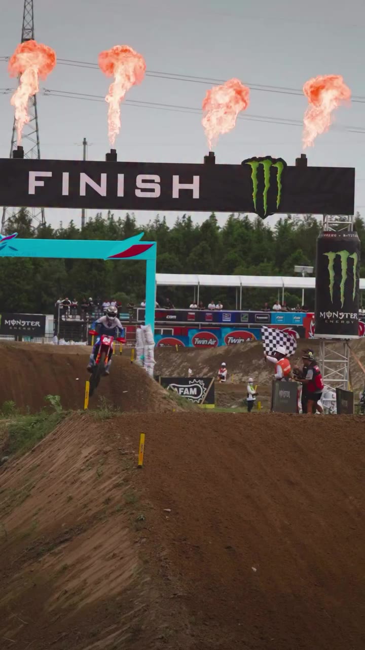 @jeffrey_herlings84 ☝️