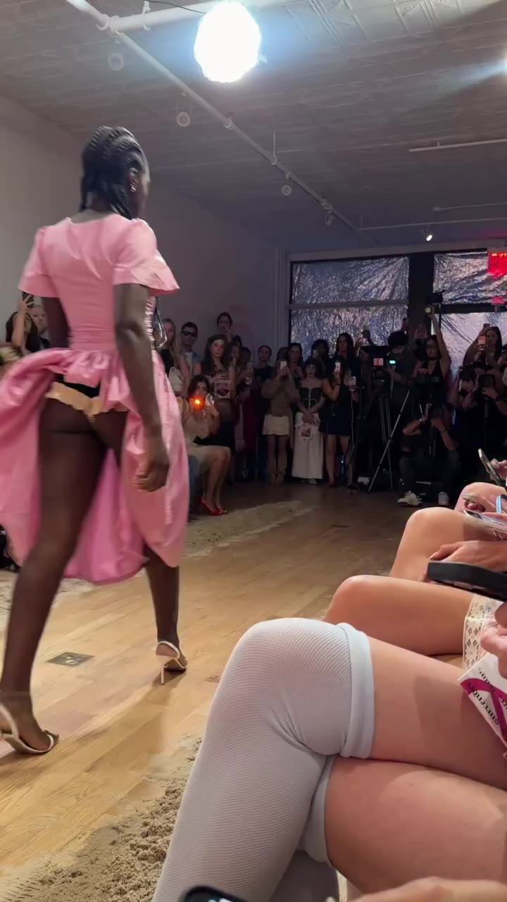 everyone’s reaction to the back of this dress @___ellamae___ lol