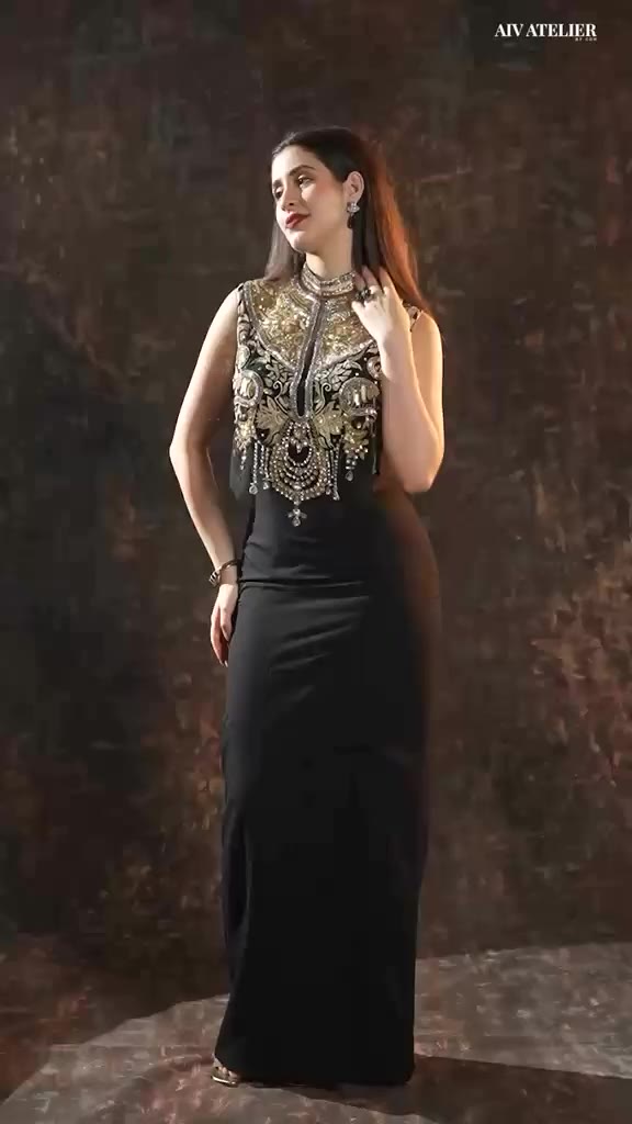 A striking fusion of timeless Indian craftsmanship and contemporary elegance…