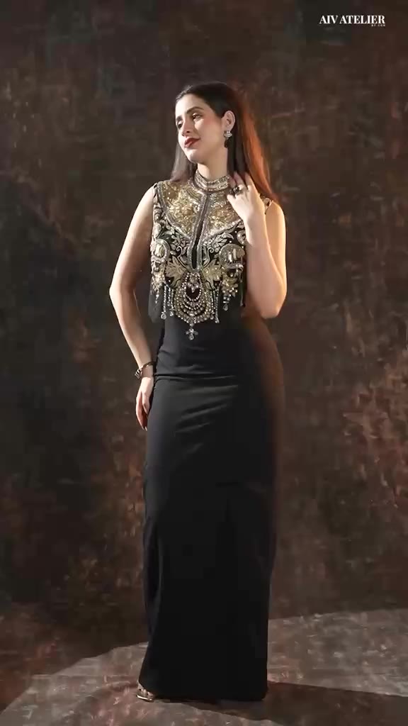 A striking fusion of timeless Indian craftsmanship and contemporary elegance…