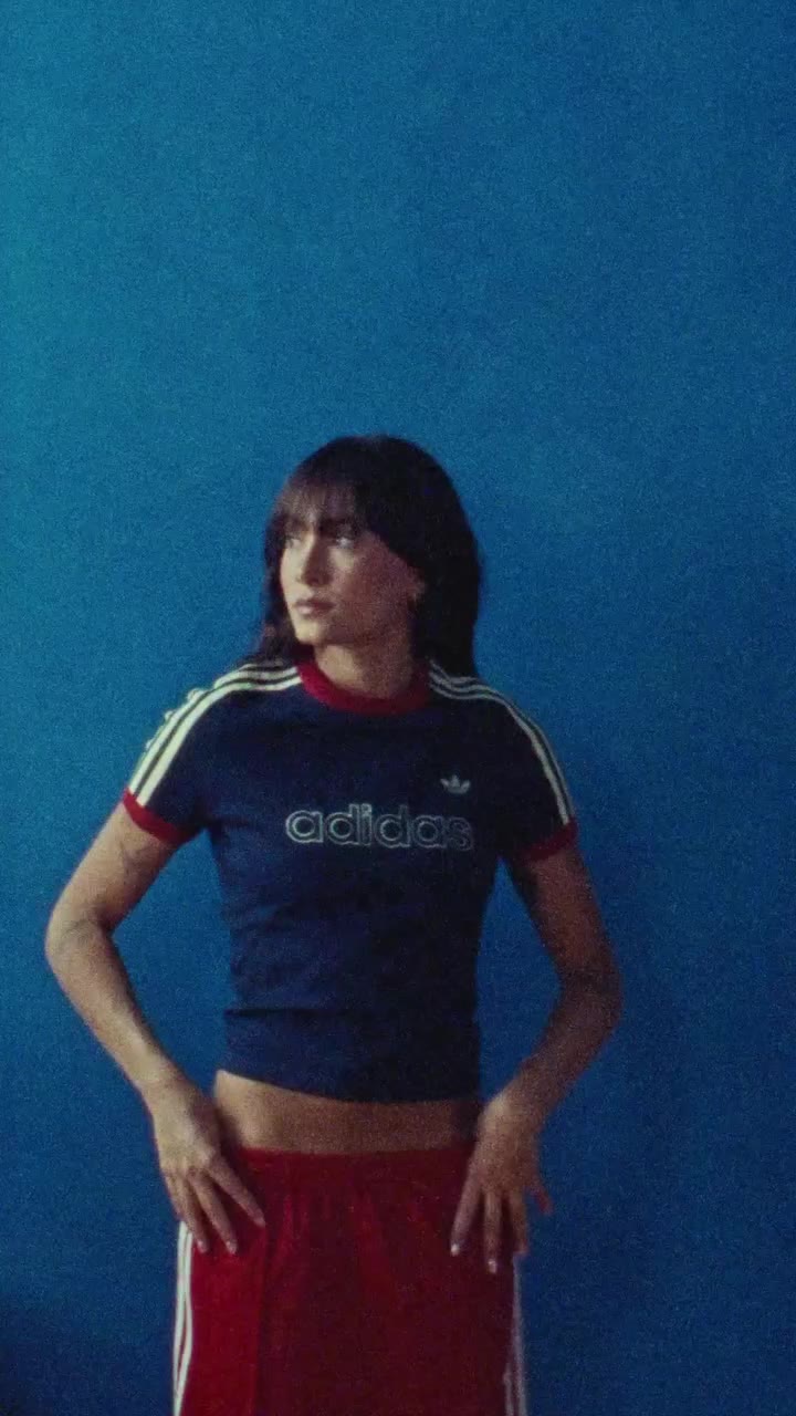 Denim. Knit. Firebird. la rotación actual de @aitana ✨