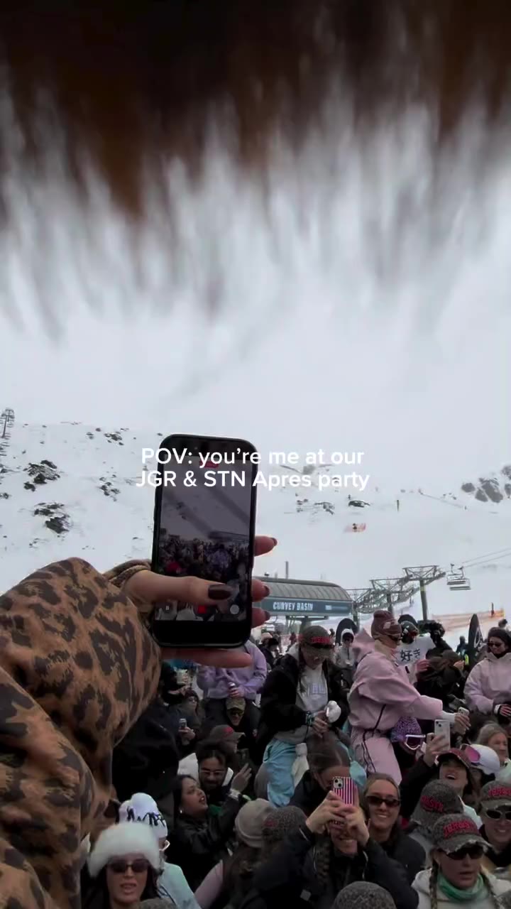 My actual POV at our @snowmachinefest Apres Party through the @oakleyaustralia…