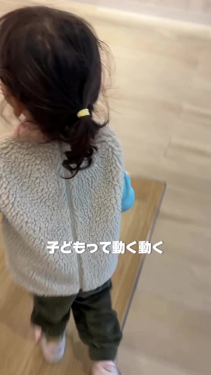 子どもって、走る。しゃがむ。遊ぶ。☀️ そして、すぐ暑がる…。 そんな秋冬の子どもたちに、 PatagoniaのレトロXベストはいかがですか？🧸…
