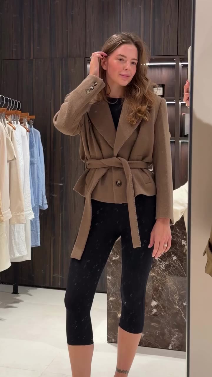 The perfect jacket🖤 last pieces online.