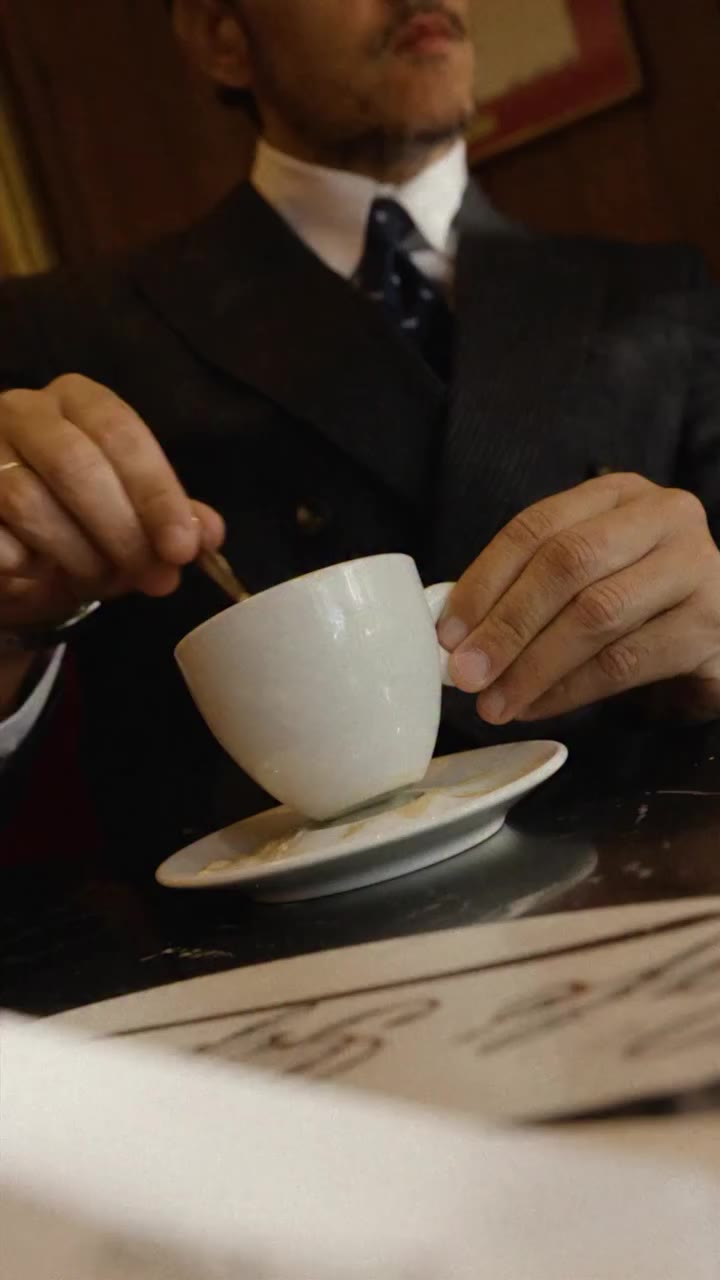 Stop by the city, a good coffee and well dressed with @hastparis new…