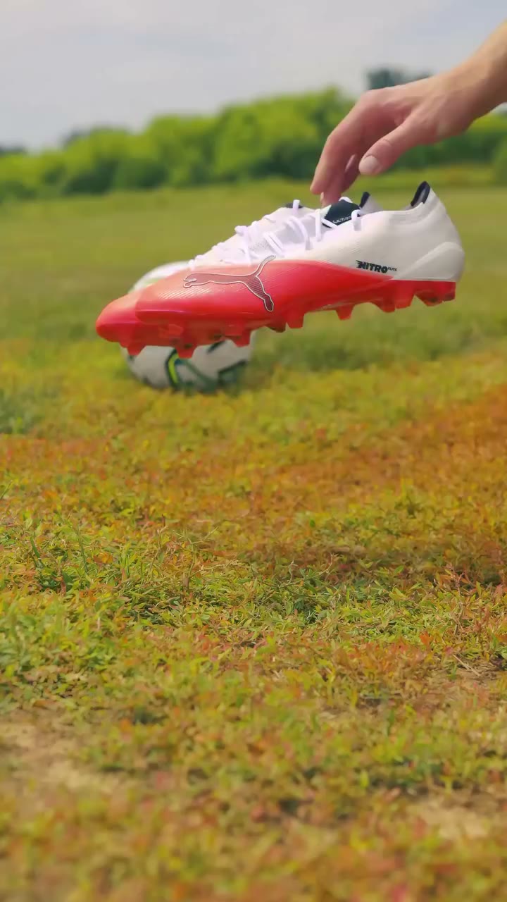 The perfect knuckleball doesn’t exi… #PUMAULTRA #footballboots #knuckleball