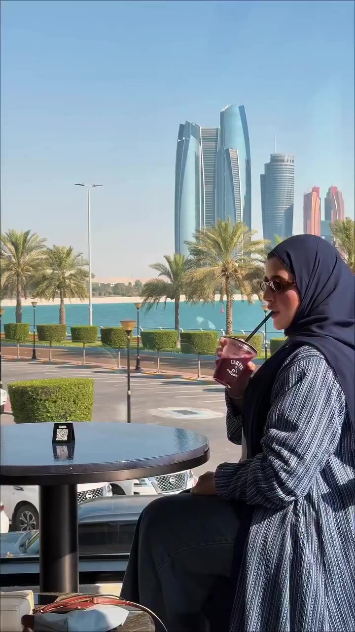 Same city from MINI's eyes. ⁣ A MINI day 📹 by @lizabdallah⁣ ⁣ كل مدينة تحمل…
