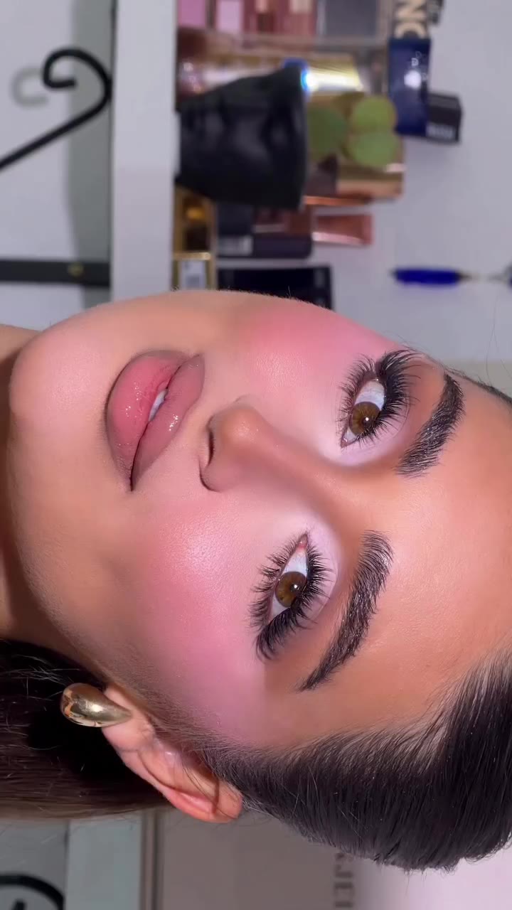 POV: 2 hours of makeup in 13 seconds #makeupbyrikk #makeuplook #blush…