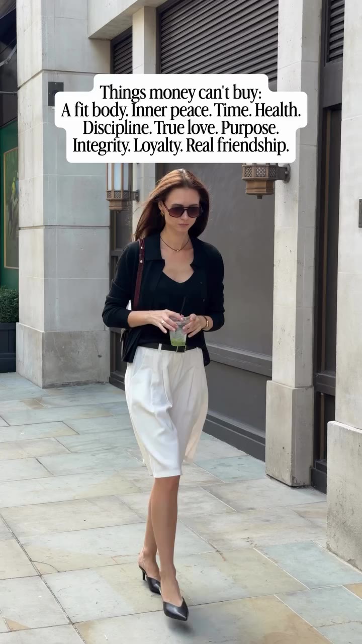 Just a reminder girls✨ #bermudashorts #outfitinspo #londonstyle