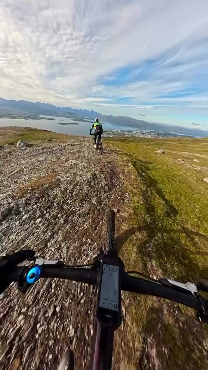 Enjoy a bit of land surfing aboard the Top Fuel 🚲: @erikhaegstad 🎥…