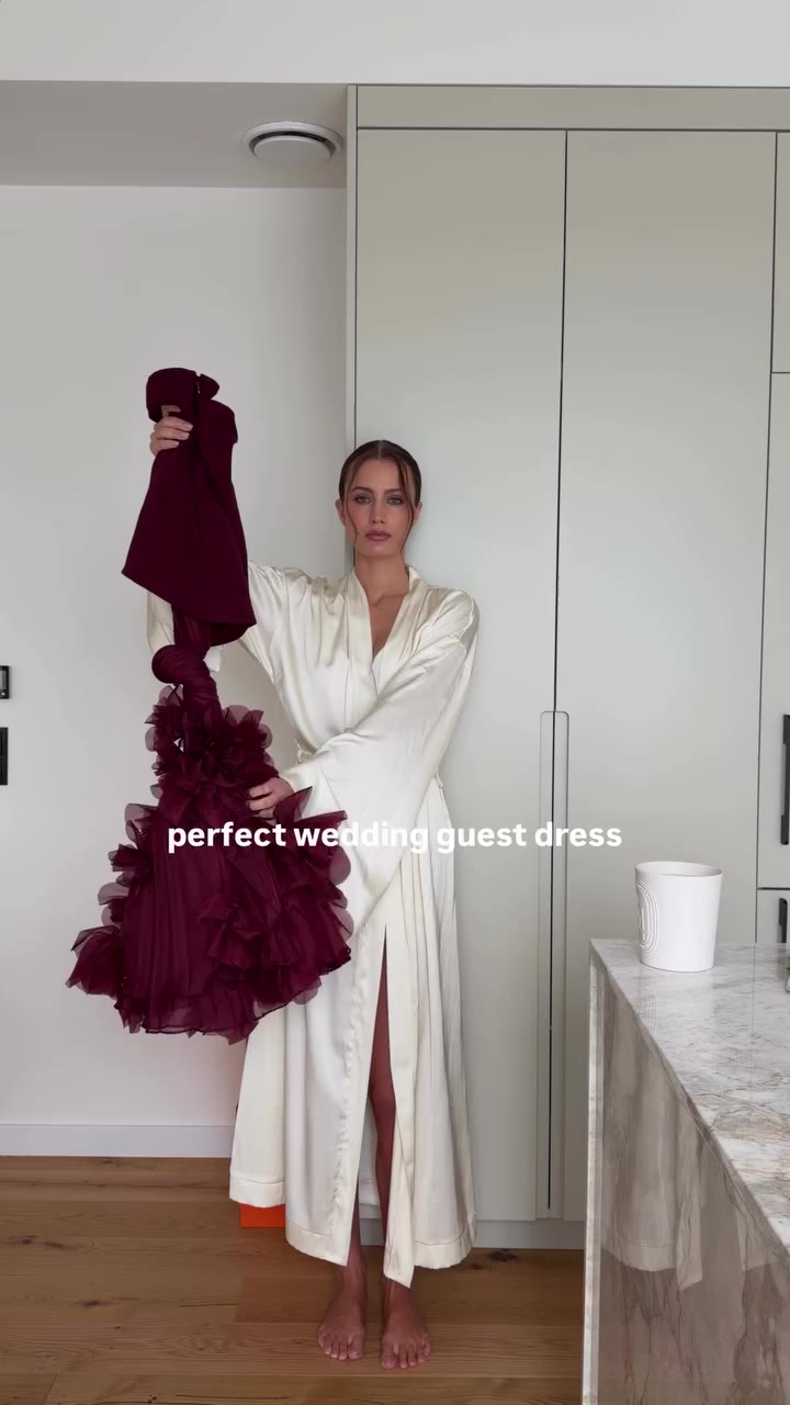 Perfect wedding guest dress🤍👰🏽 Comment “LINK” and I’ll send you the full…