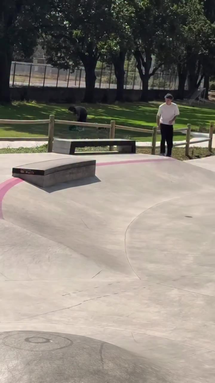@tysonbowerbank KICKFLIP 🪙🪙🔥🔥 #2centsskate #2centsskateboards…