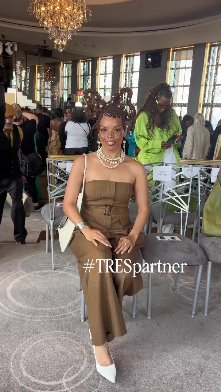 Sitting at my first New York Fashion Week show with @tresseme! 🥰 But first I…