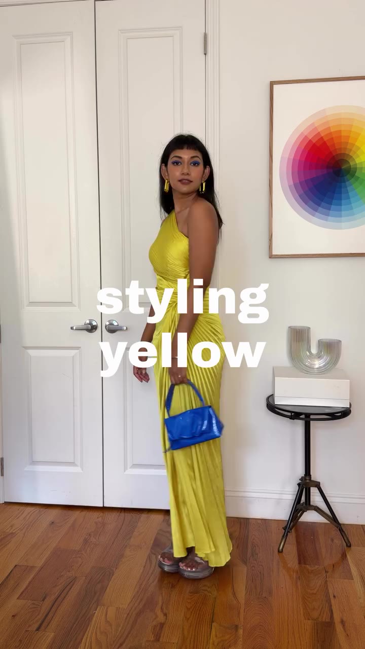 can’t resist pairing this lemon yellow with cobalt 🍋🫐 wore this to a…