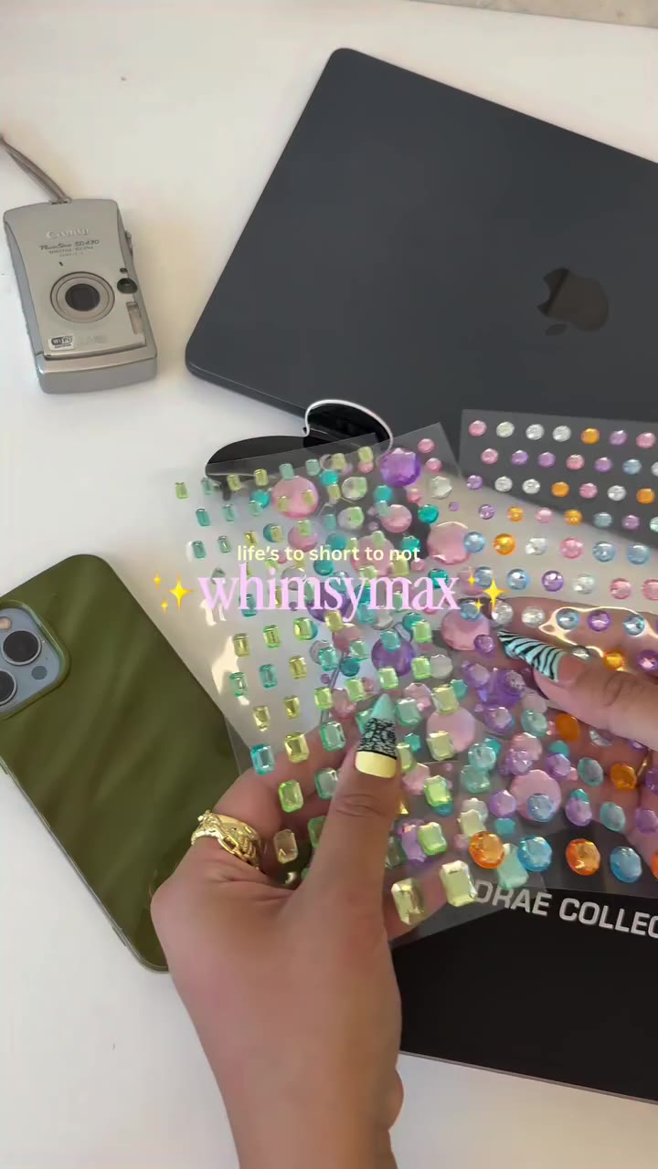 Bedazzling our claw clip because a little sparkle never hurt anyone✨