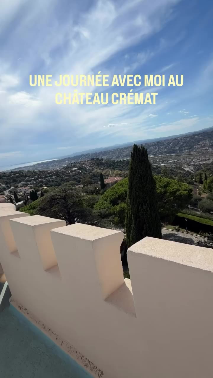 Je vous emmène avec moi au @chateaucremat pour les vendanges 🍇