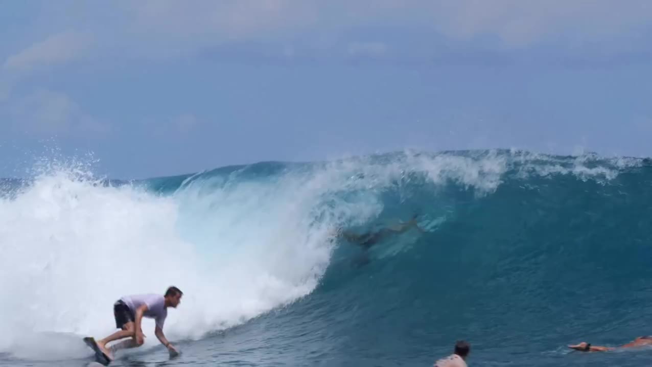 POV: You’re anchored aboard @kingmillenium , watching @natxogonzalez1 ripping…