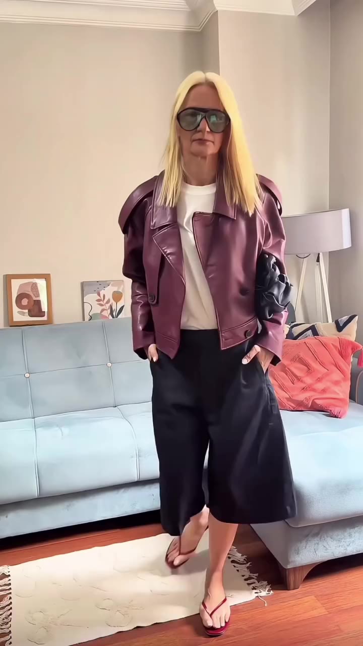 The jacket that changes everything. 🍒 Burgundy jacket, casual chic outfit…