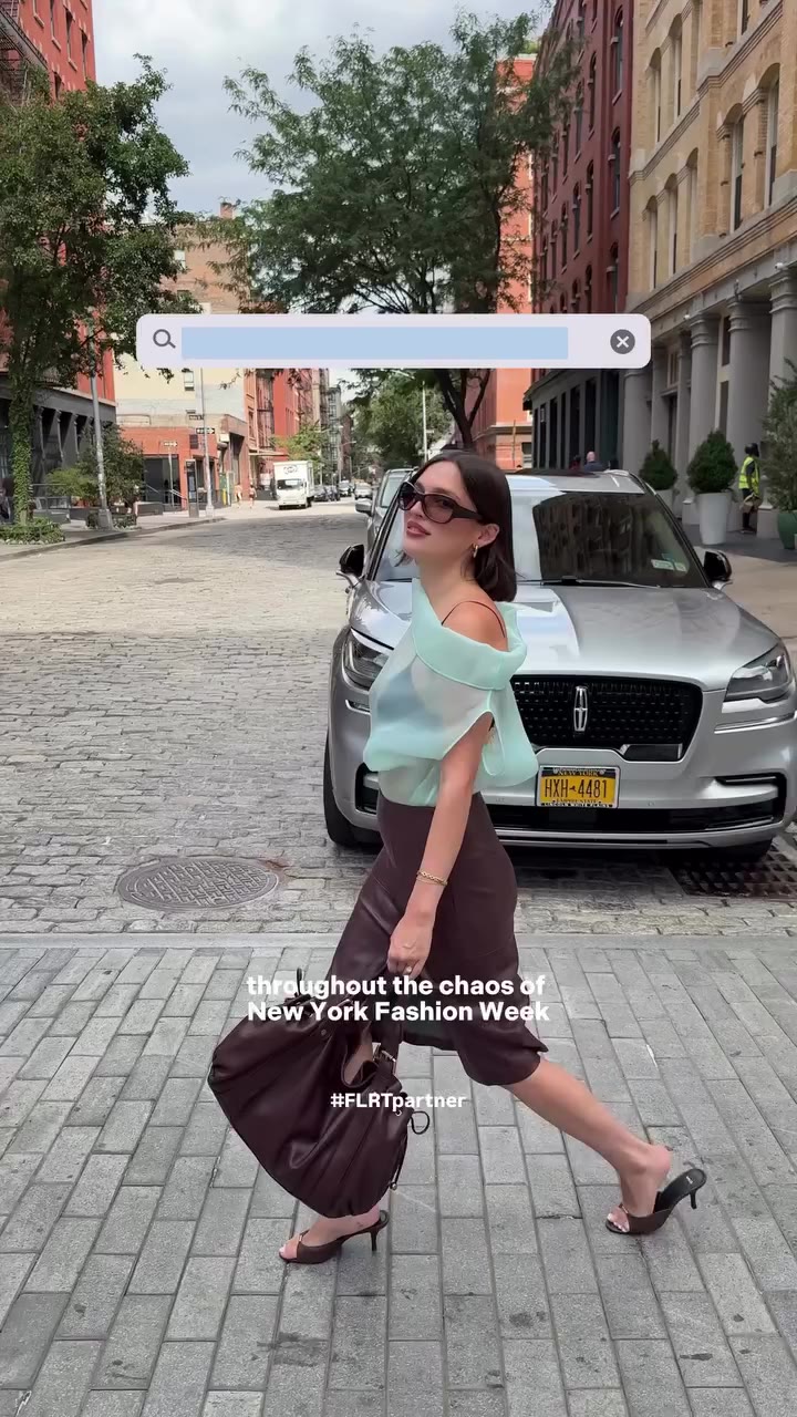 I have Big Apple energy this NYFW thanks to FLRT new Apple Bottoms Up 🍏…