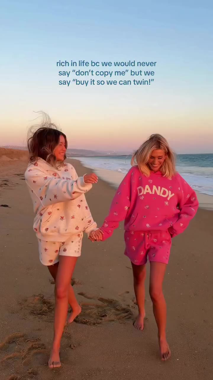 matching, not copying 💞 #twinning #matching #bff #sweatset #hoodie