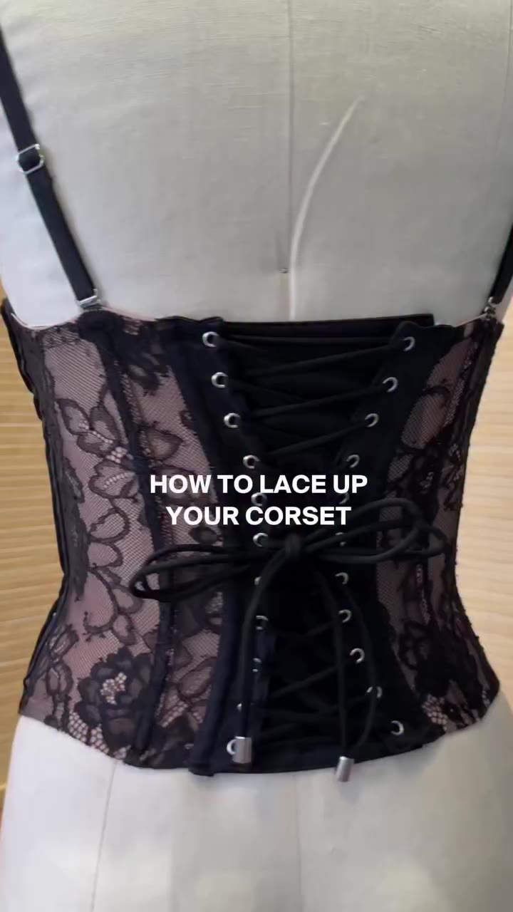 How to lace up our Juliet Lace Bustier 🖤