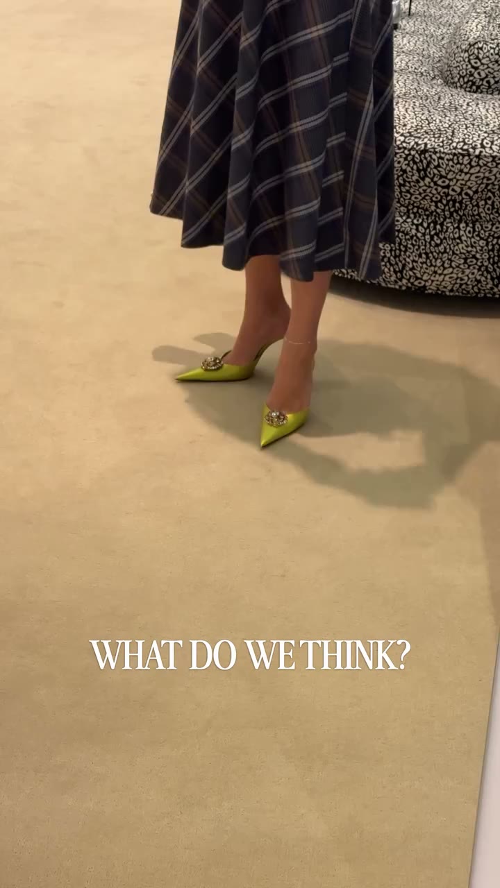 What do we think? Me personally… they stopped me in my tracks! 😍 Comment…