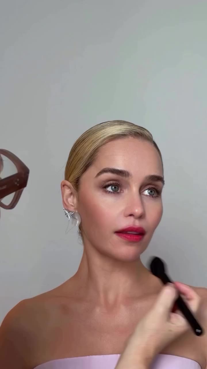 Emilia 💜 Heading out to the 78th Primetime Emmy’s today in Los Angeles. Hair…