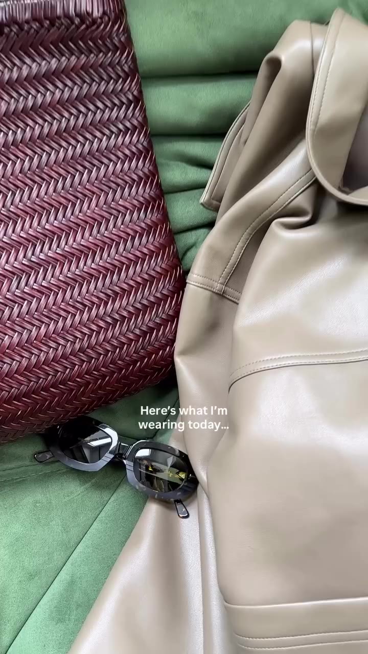Green vibes for spring 🌱🥑 @ahlem sunnies * @stagnistudio bag…