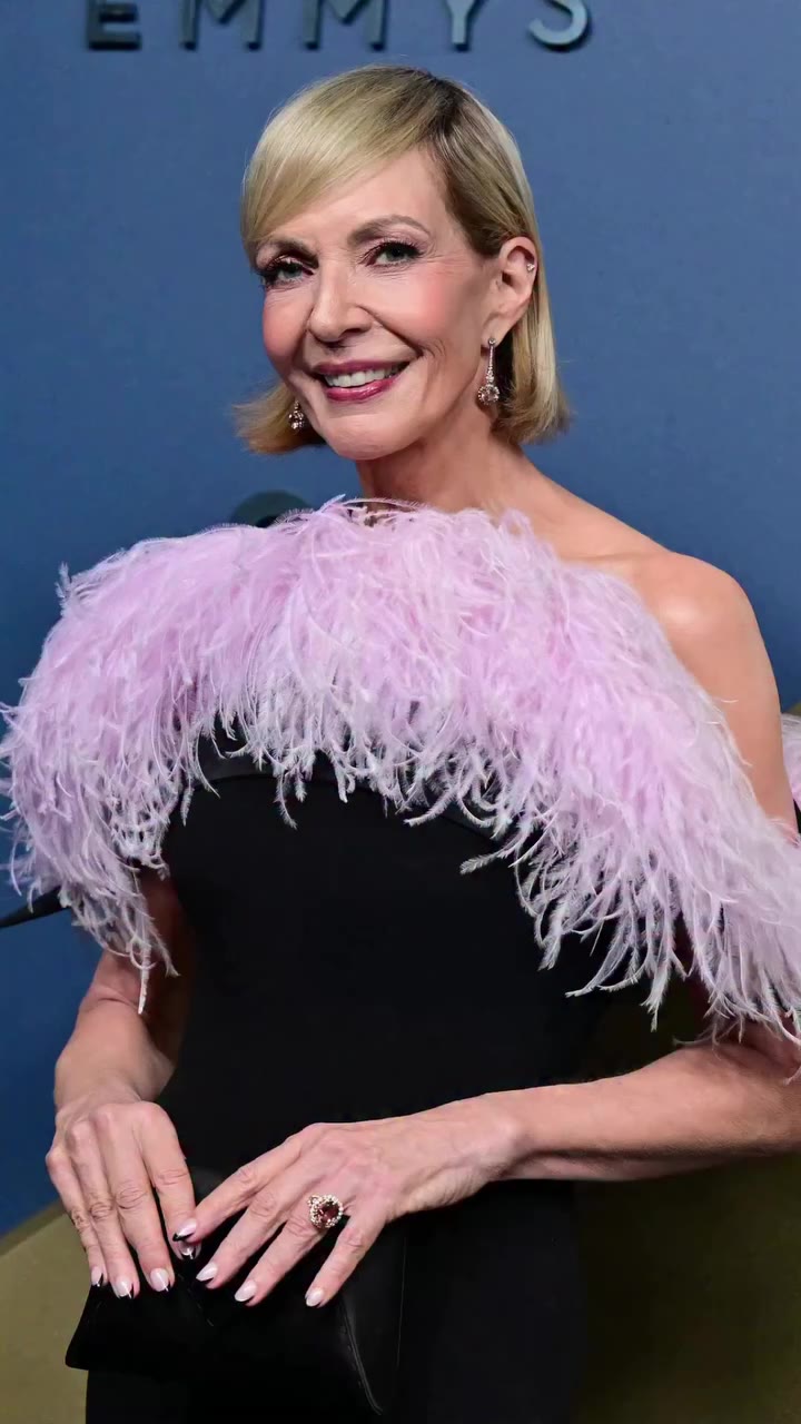 Discover the craftsmanship behind #AllisonJanney’s 2026 Emmys look. Black…