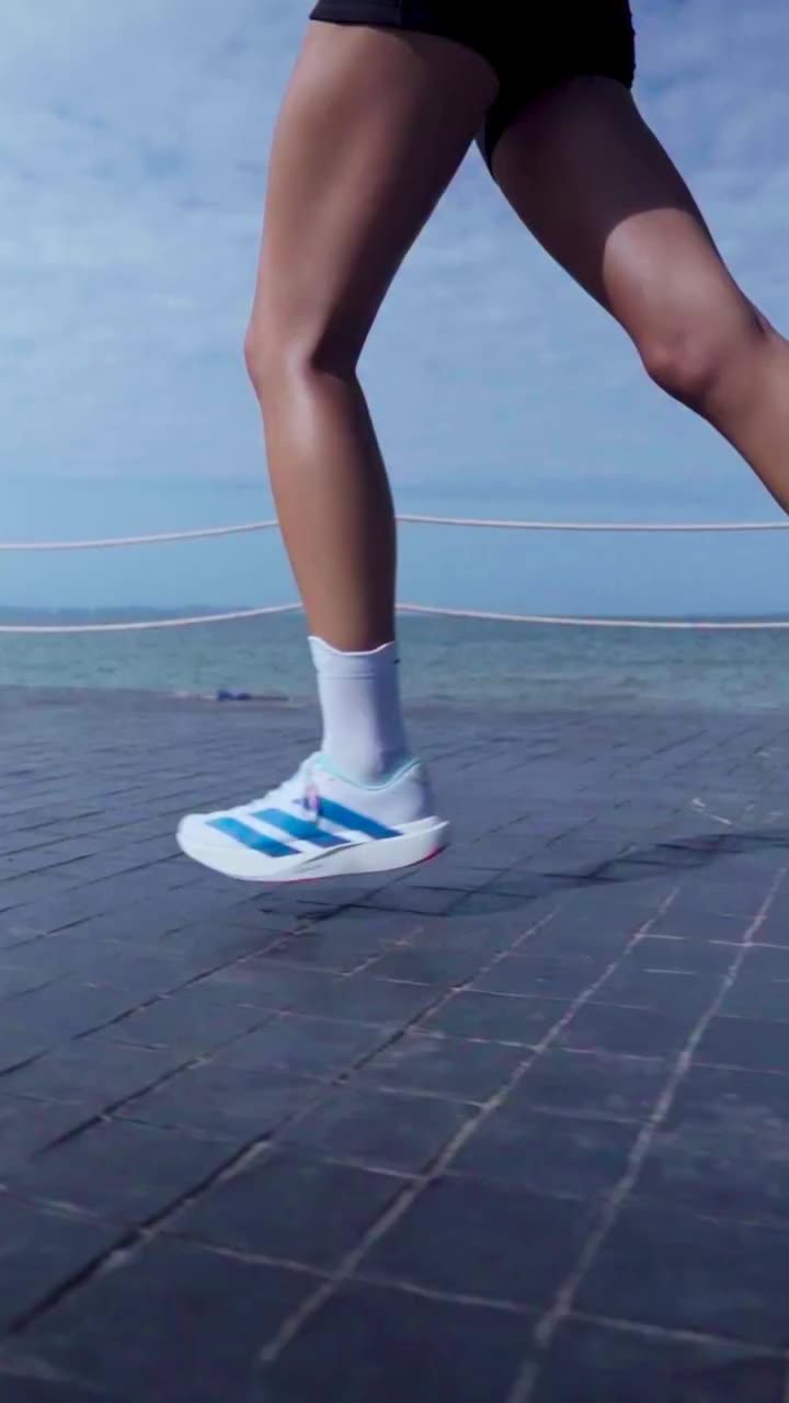 ท้องฟ้า น้ำทะเล 🌊 ปลุกพลังออกมาวิ่งได้ทุกวันกับ ADIZERO EVO SL พบคอลเลกชัน…