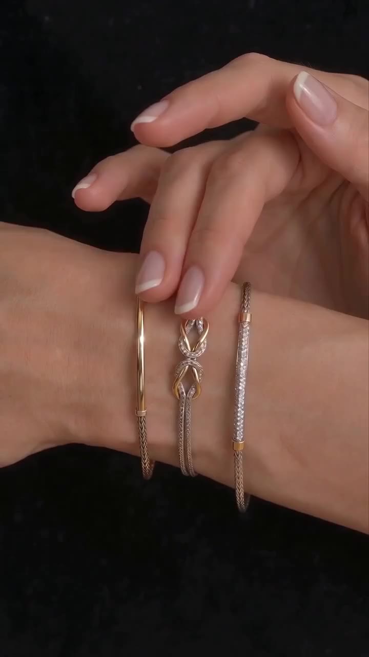 An elegant symbol of unbreakable connection. Discover the Love Knot…