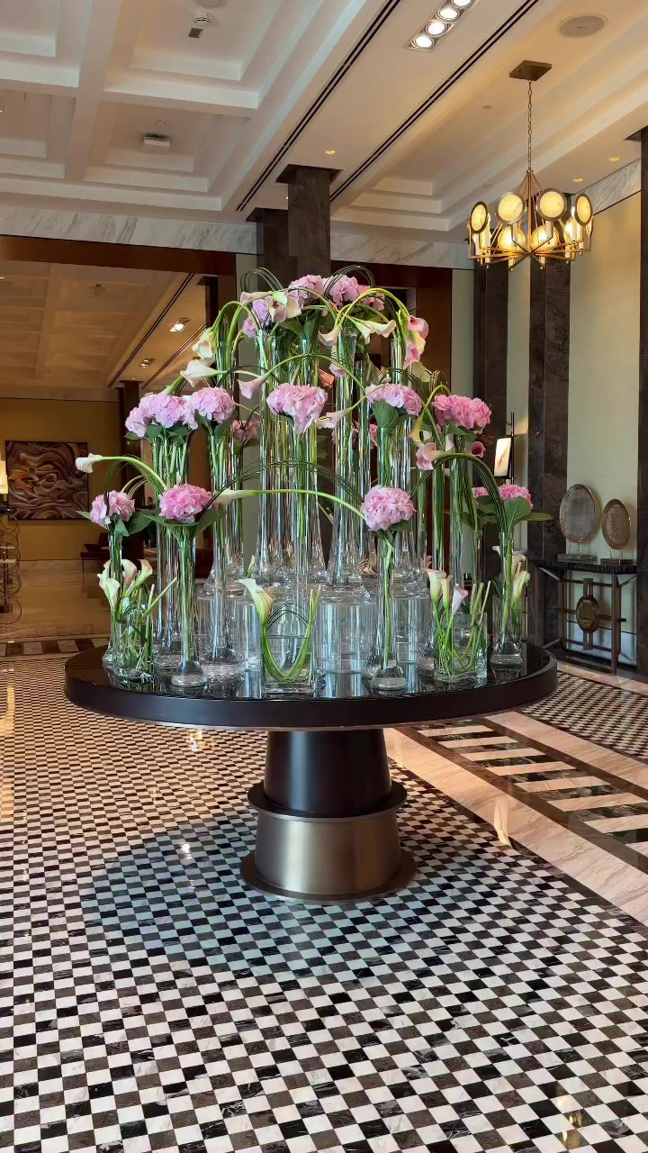 A little magic to start the morning. 🌸 #waldorfdifc #dubai #waldorfastoria