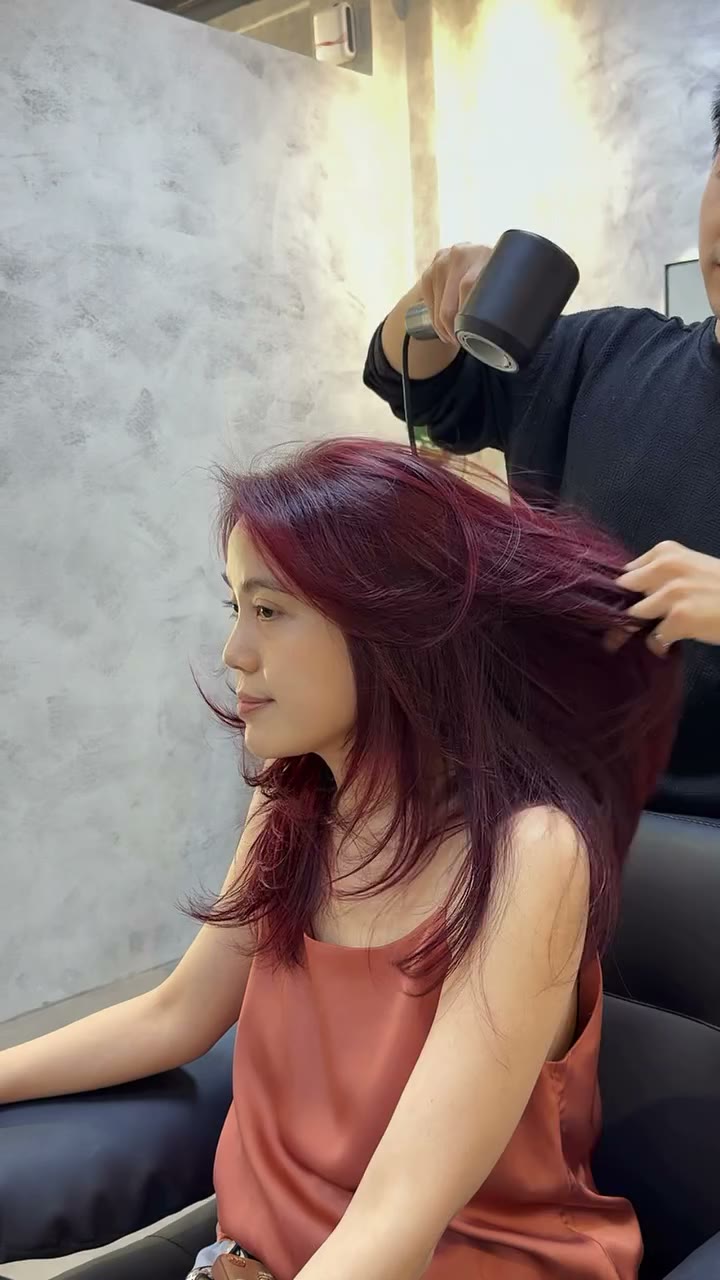 Layer ♥️ _____________ NOIR HAIR SALON by C98 📍 115 Lê Thị Hồng Gấm, P Bến…