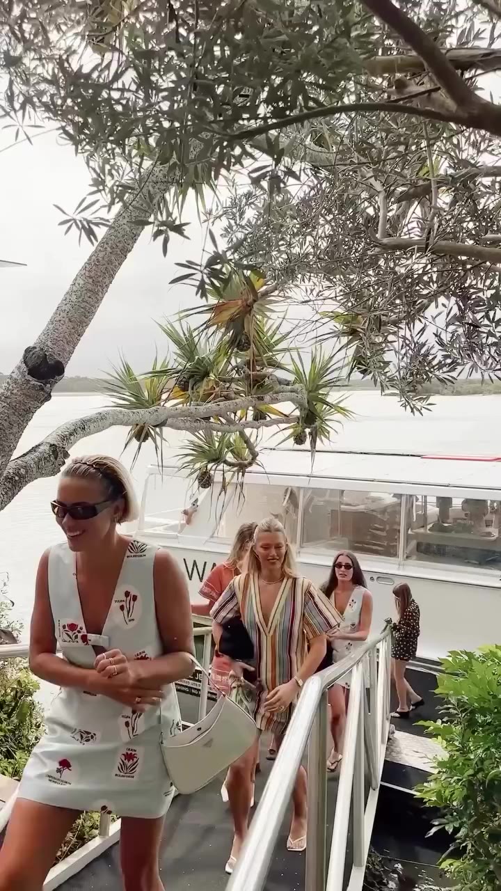 CLUB PALM: A Noosa Weekend 🌴 #PalmGirls from near and far joined us for two…