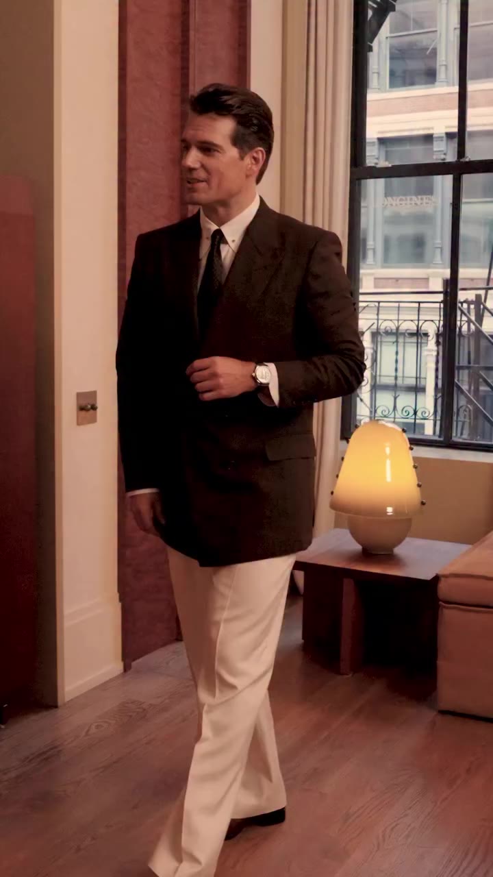 An evening of elegance in New York. Henry Cavill with the new LONGINES MASTER…