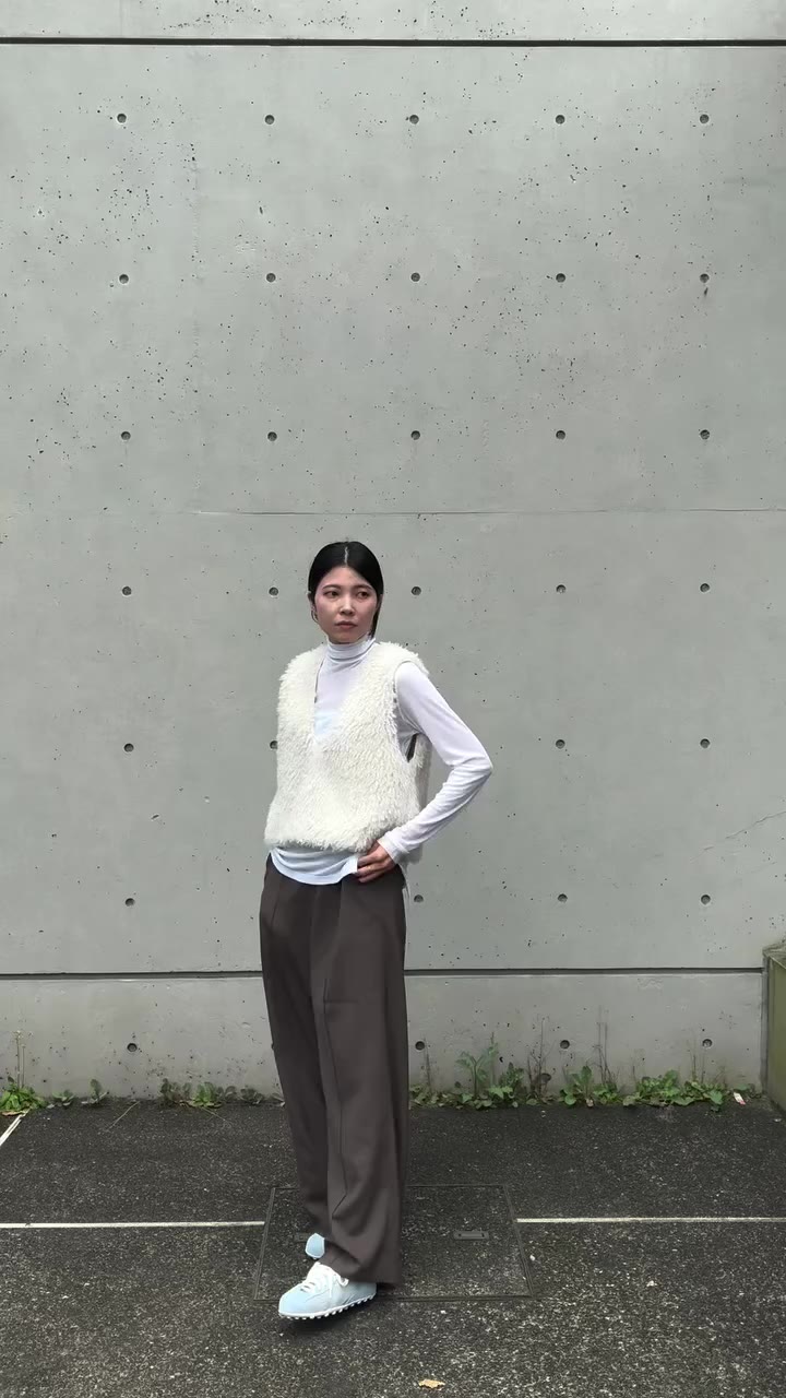 Autumn & Winter 2026 Plain, not Simple ソフトニードルファーベスト ¥29,700…
