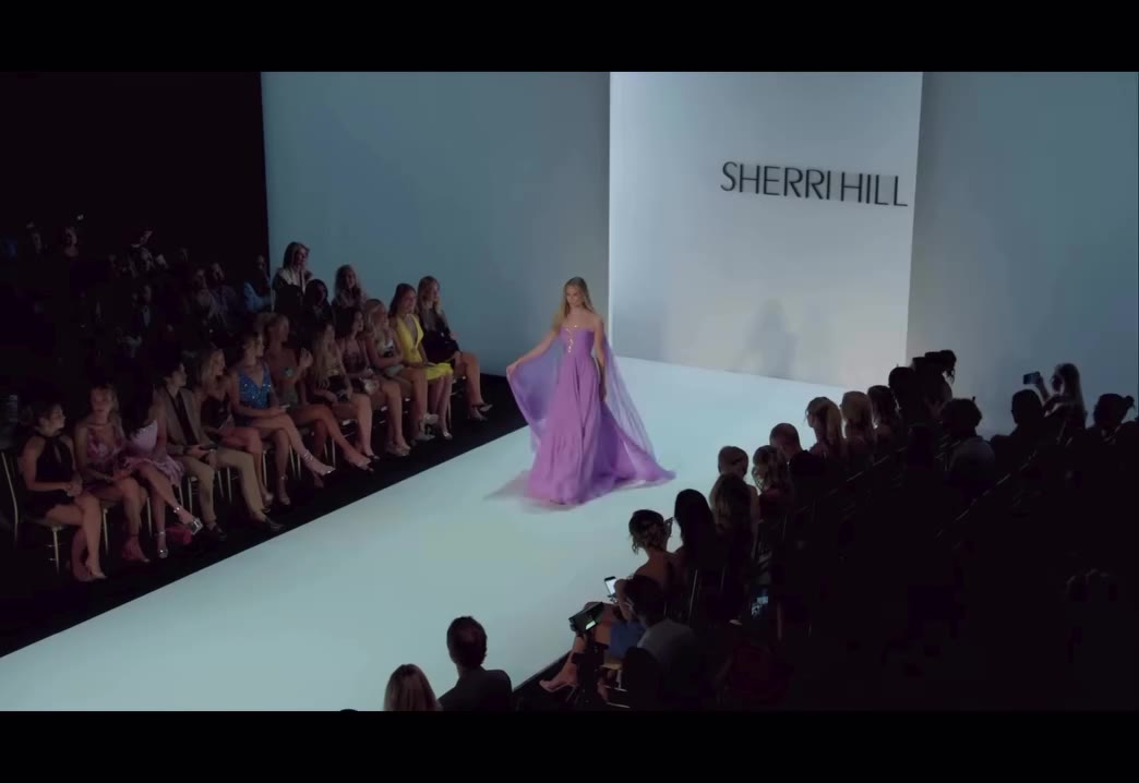 one of the many beautiful @sherrihill dresses this ss27🌟 **sharing the runway…