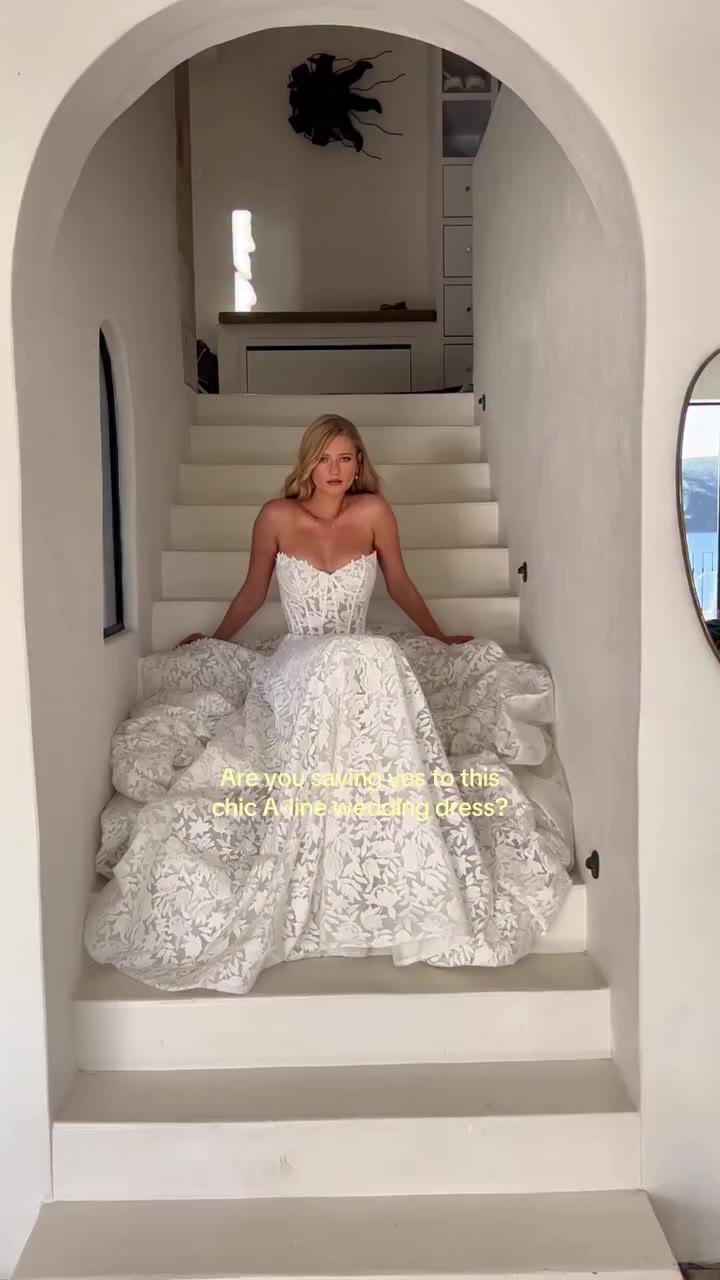Saying yes to a dress has never been easier… Thanks to ‘Diana’ 💫🤍 Click the…