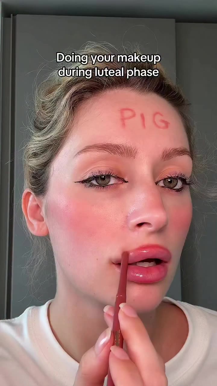 Very lovely Products: @Max Factor lip shader (Berry Frame 50) @KIKO Milano 3d…