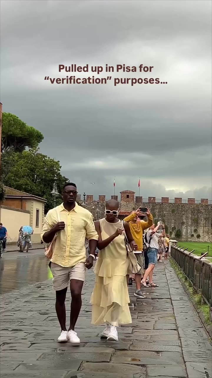 Had to see it for ourselves 🤷🏾‍♀️ That thang really is leaning on some…