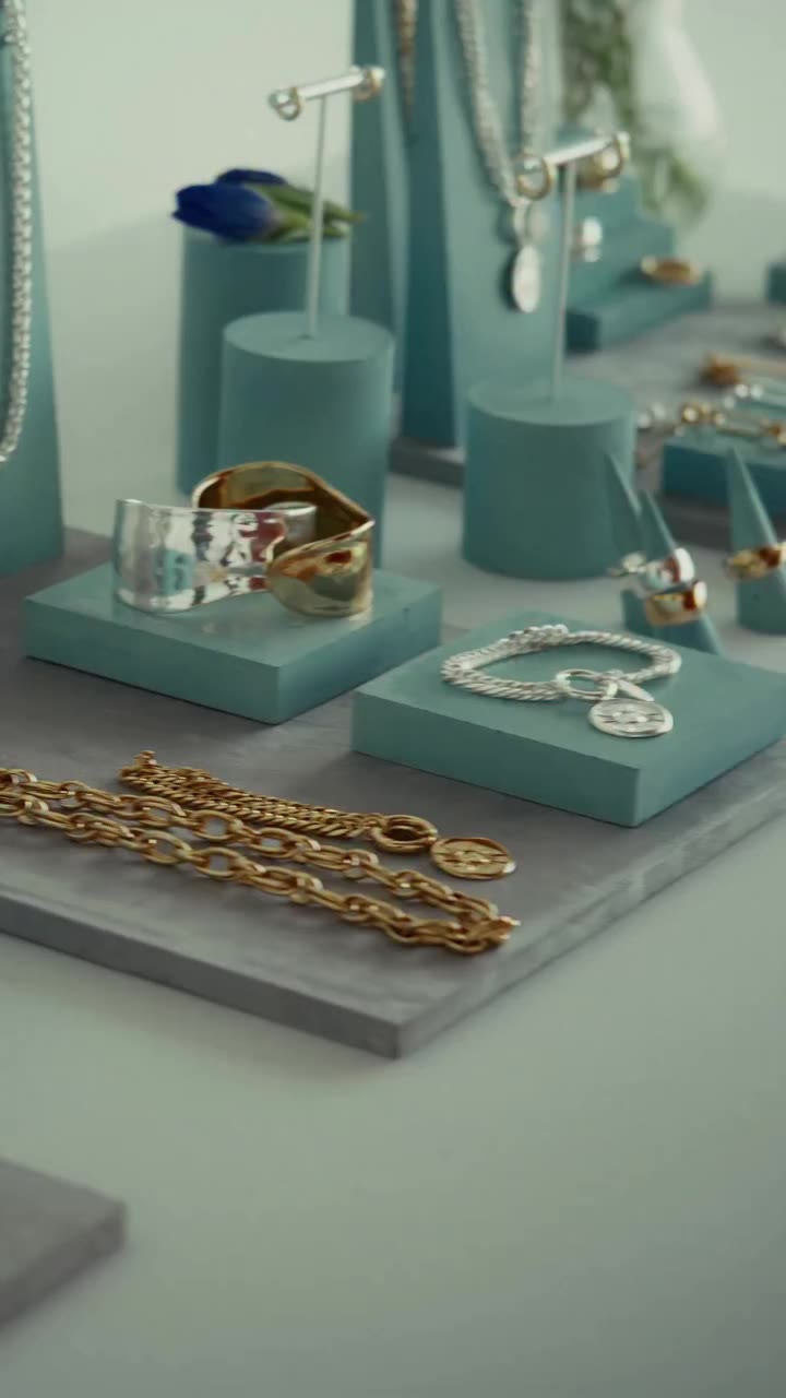 We asked one question: What’s your For Keeps? Most jewellery launch campaigns…
