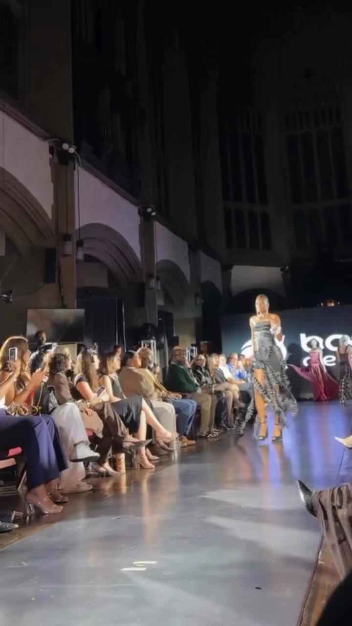 ✨📸 NYFW Downloading! Photos are on the way. Such an amazing season full with…