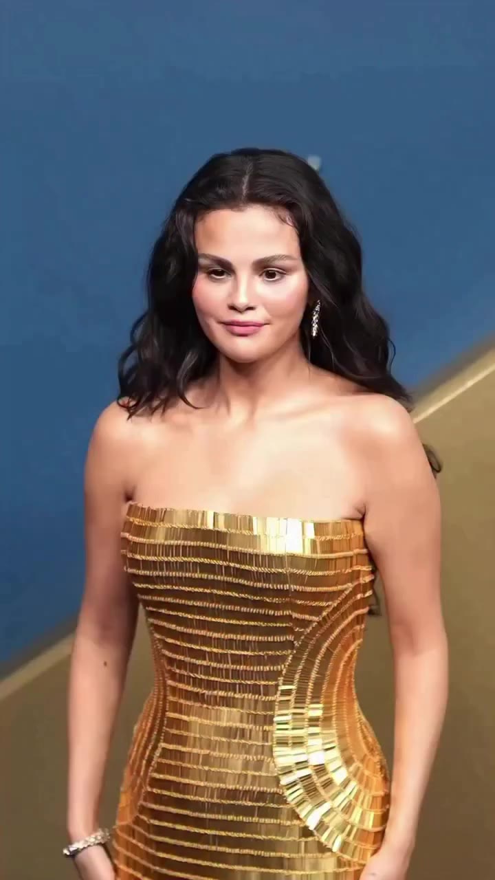 @selenagomez last night looking absolutely stunning at the #EMMYS 2026…