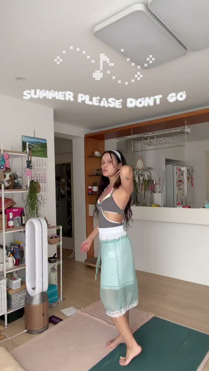 Summer please don't go yet •°❀