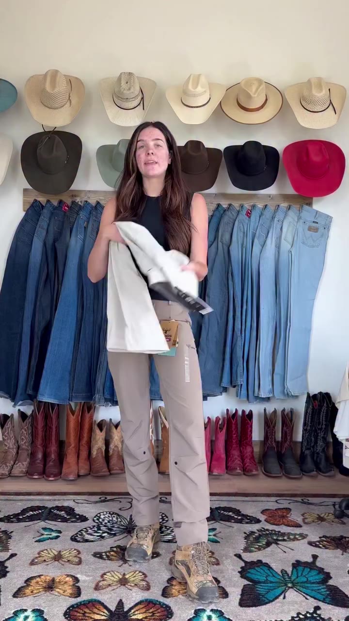 Found the perfect hunting pack at @smith_and_edwards !! My hunt is a month out…